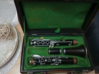 Prodám B Klarinet Amati