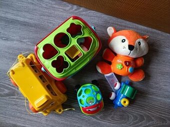 Mix hráček pro malé děti