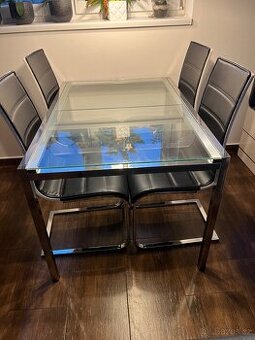 Jídelní stůl, jídelní židle