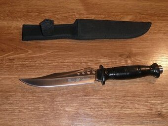 LOVECKÝ NÚŽ -tesák