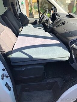 Ford Transit Custom - dětské lůžko