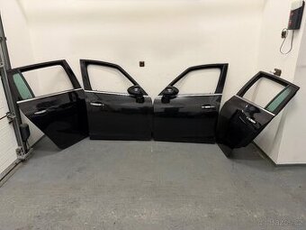 Opel Zafira C Boční dveře  Černá Barva kód 22C