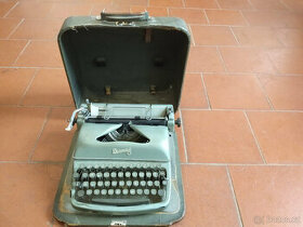 Prodám kufříkový psací stroj Rheinmetall