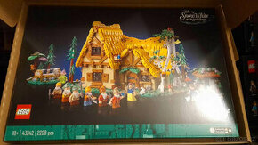 LEGO 43242 Disney: Chaloupka Sněhurky a sedmi trpaslíků