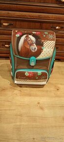 školní taška odlehčená s koněm zn. Stil