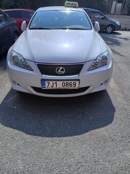 Lexus is 220d