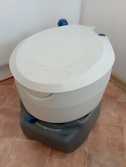 Chemická toaleta