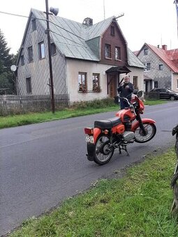 moto ČZ 180