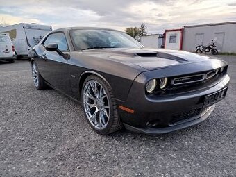Dodge Challenger 5.7 hemi