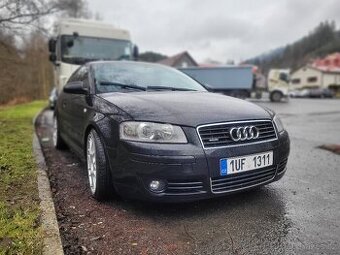 Prodám na audi a3 8p kapota budíky a volant