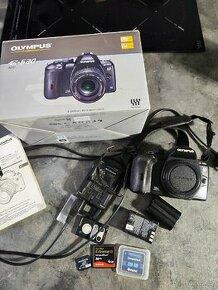 Olympus e-520 telo+ brasna+stativ