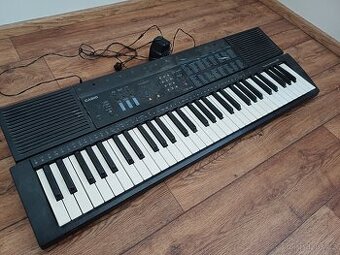 Volná klávesnice, možná rozbitá. Casio CTK-530
