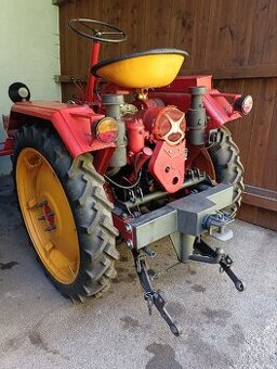 Traktor rs09