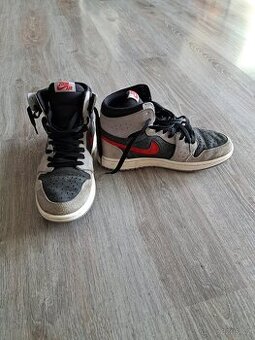 Kotníkové tenisky NIKE vel. 40,5