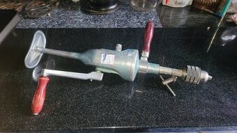 Starožitná ruční vrtačka