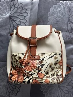 Dámský elegantní batoh