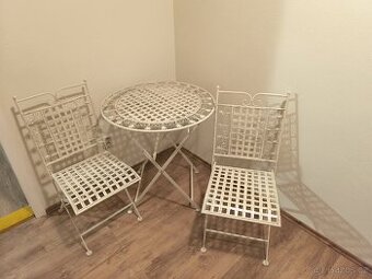Provence zahradní stůl se dvěma židlemi