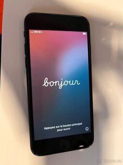 IPhone SE  ( 2020) 64GB Černý