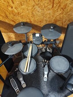 Elektronické Bicí Bubny alesis nitro max