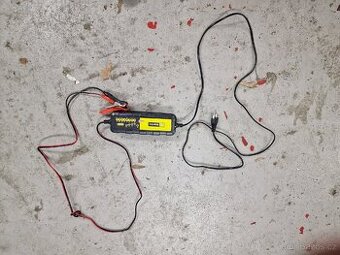 Kompaktní nabíječka autobaterií Starline – 6V / 12V – 3,6 A