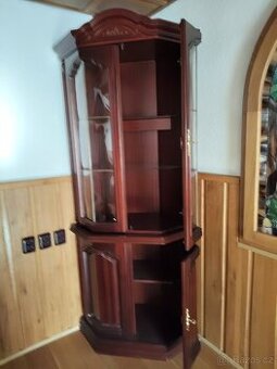 Starožitná vitrína