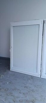 Plastove okna ze žaluziemi výška 175 šíře 115