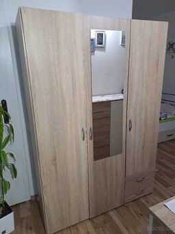 Šatní skříň