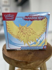 Pokémon TCG: Paradox Rift Elite Trainer Box - Scream Tail