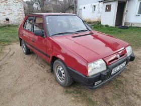Prodám Škoda Favorit 135glx najeto pouhých 13000 km nová stk