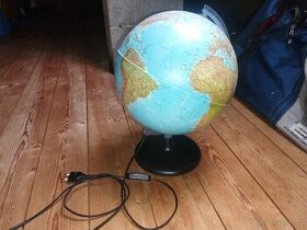 Globus osvětlený