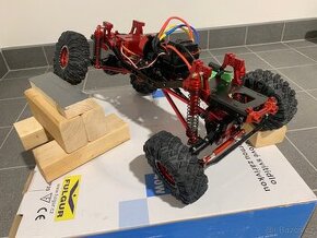 Podvozek axial scx10 1:10 v kovu