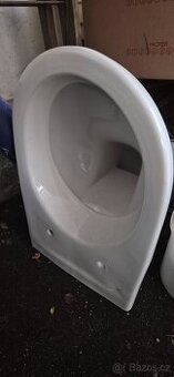 ZÁVĚSNÉ WC VČETNĚ TLAČÍTKA