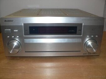 Pionner VSX-D2011 (na opravu)