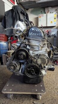 Lada Niva 1,7i motor