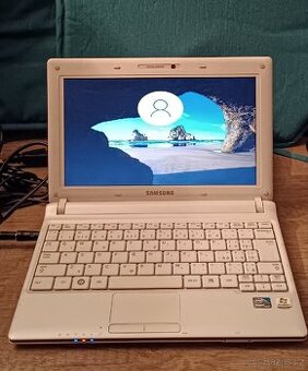 Malý Samsung N150 funkční 2GB RAM 250GB HDD