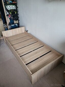 Prodám postel s roštem 200x90 cm – dekor dub sonoma