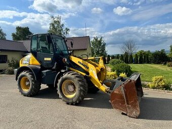 Kolovy kloubovy nakladac Komatsu WA100 2011
