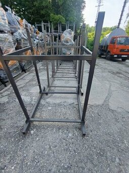 Konstrukce,klece, železný materiál