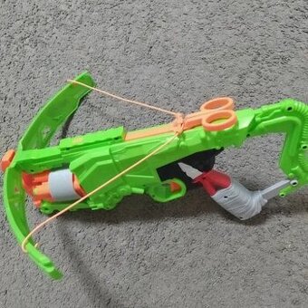Nerf Outbreaker Bow zombie
