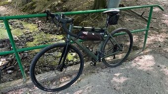 Gravel kolo Triban GRVL 120 – L, výbava navíc