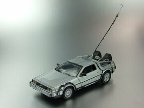 Sada 4x 1:24 DMC DeLorean ze serie Zpátky do Budoucnosti - 1