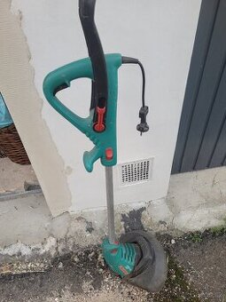 Elektrický vyžínač bosch