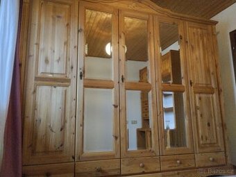 Šatní skříň 264x60x227 cm