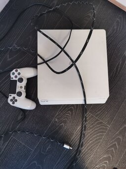 Sony PlayStation 4 Slim