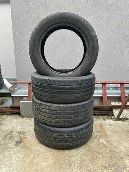 Pneumatiky (235/55 R18)
