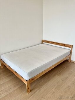 Postel + matrac 140x200cm
