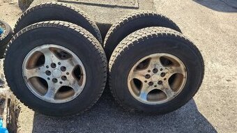 Jeep Cherokee. Prodam komplet zimni kola 225/70/15