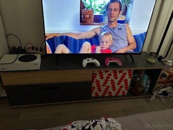 Stolek po tv