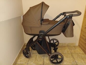 Kočárek Roan Ivi 2.0 - Mocha Mousse 2025