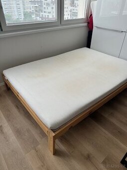 Kompletní postel 140x200 z masivu